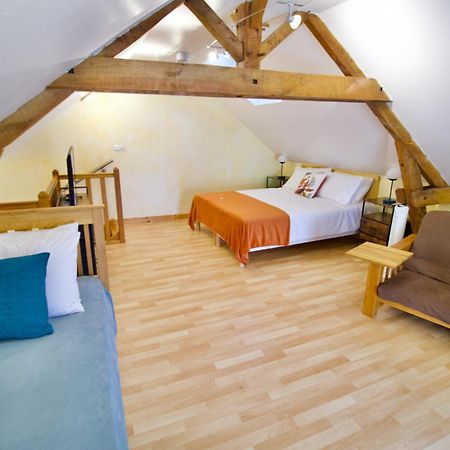 O Trois Oliviers Bed & Breakfast Louin Ngoại thất bức ảnh