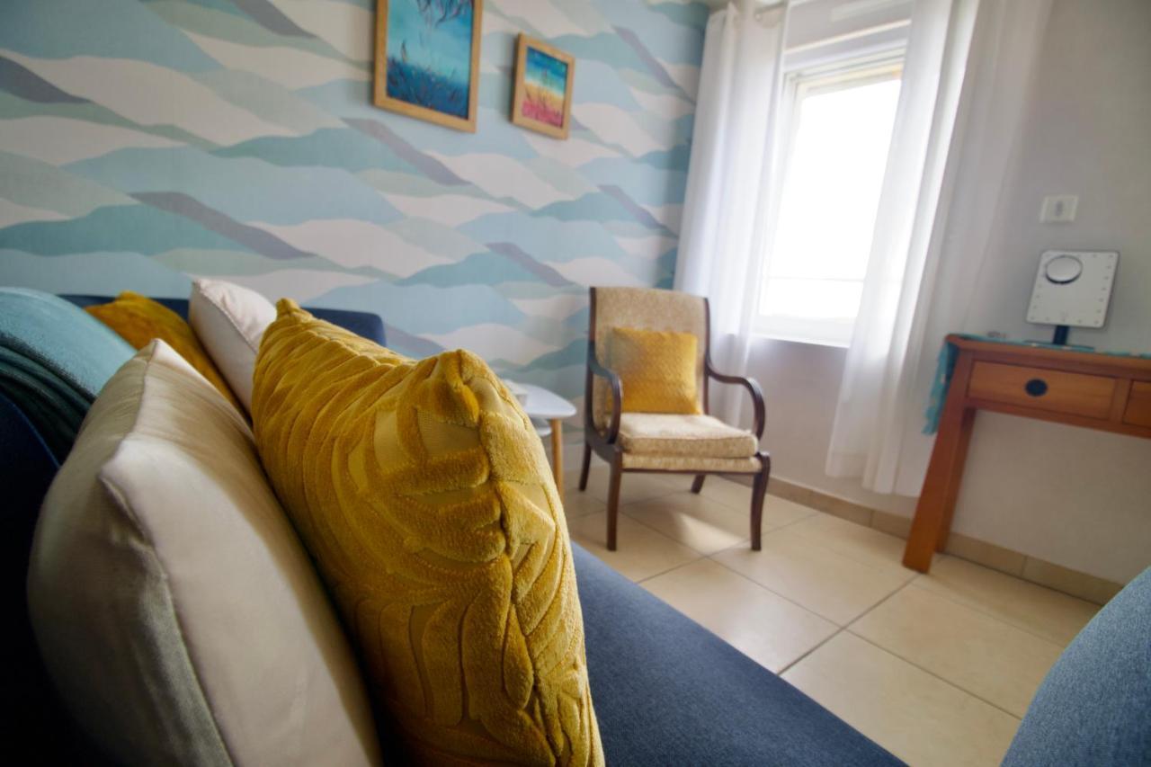 O Trois Oliviers Bed & Breakfast Louin Ngoại thất bức ảnh