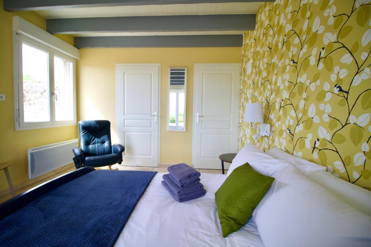 O Trois Oliviers Bed & Breakfast Louin Ngoại thất bức ảnh