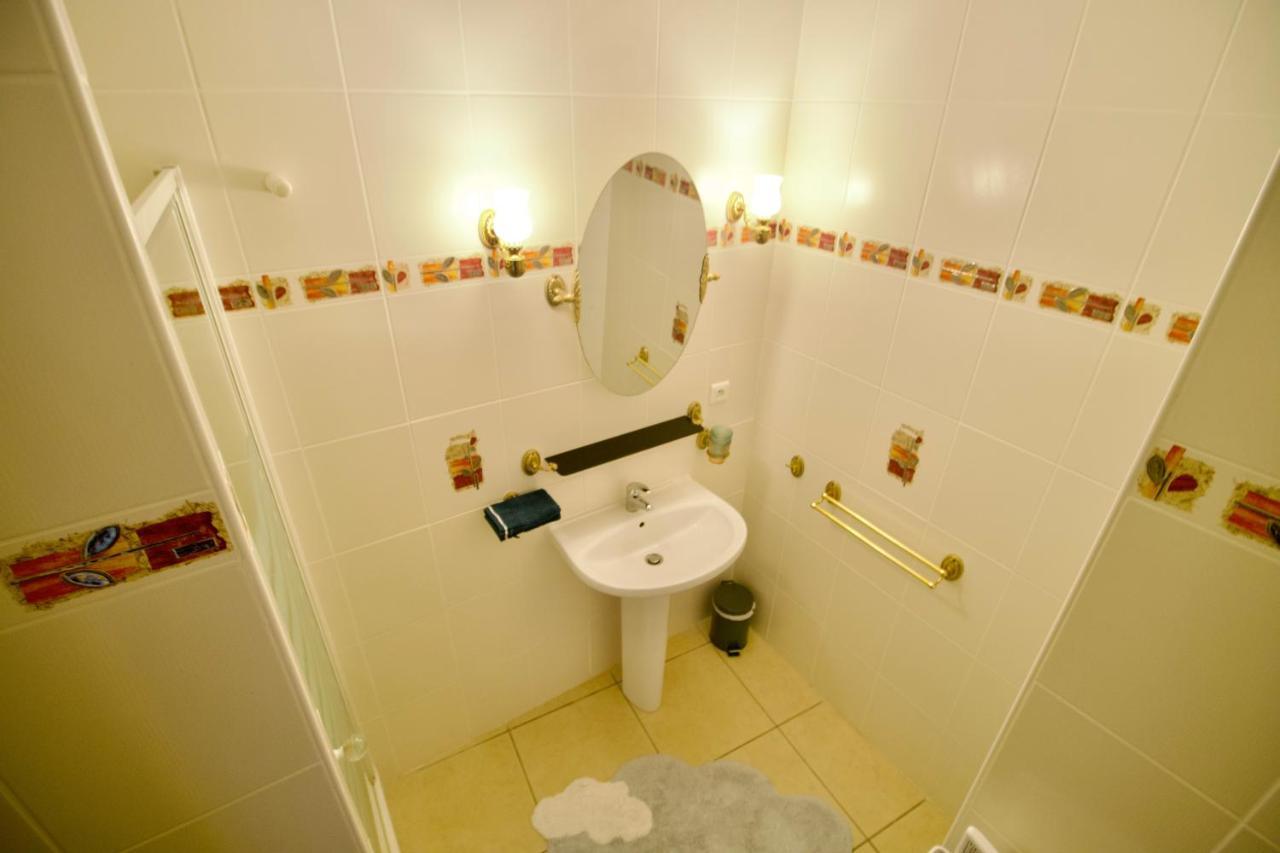 O Trois Oliviers Bed & Breakfast Louin Ngoại thất bức ảnh