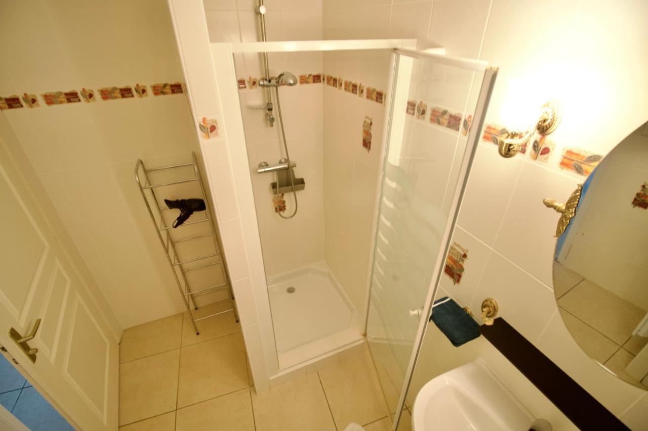 O Trois Oliviers Bed & Breakfast Louin Ngoại thất bức ảnh