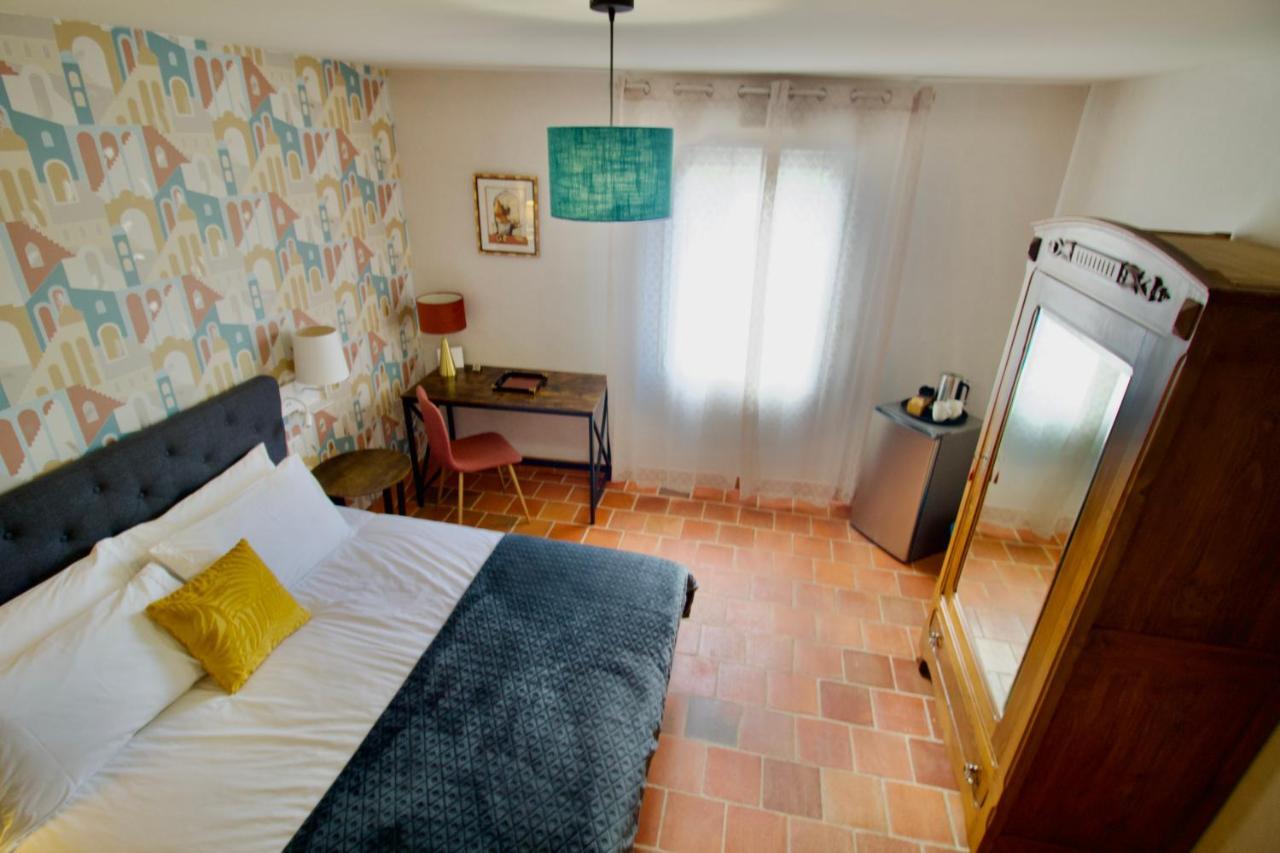 O Trois Oliviers Bed & Breakfast Louin Ngoại thất bức ảnh